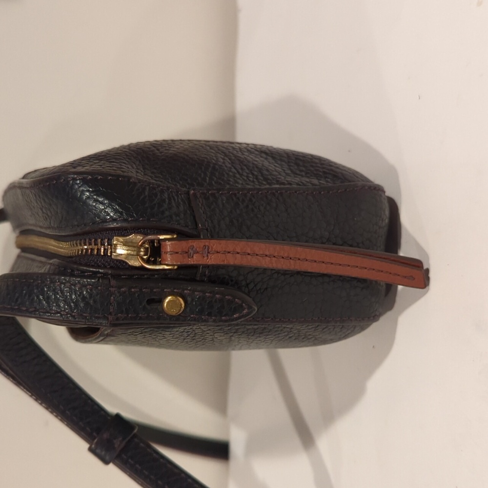 Fossil Gemma Pebbled Leather Crossbody Camera Bag In Black - Picture 5 of 14